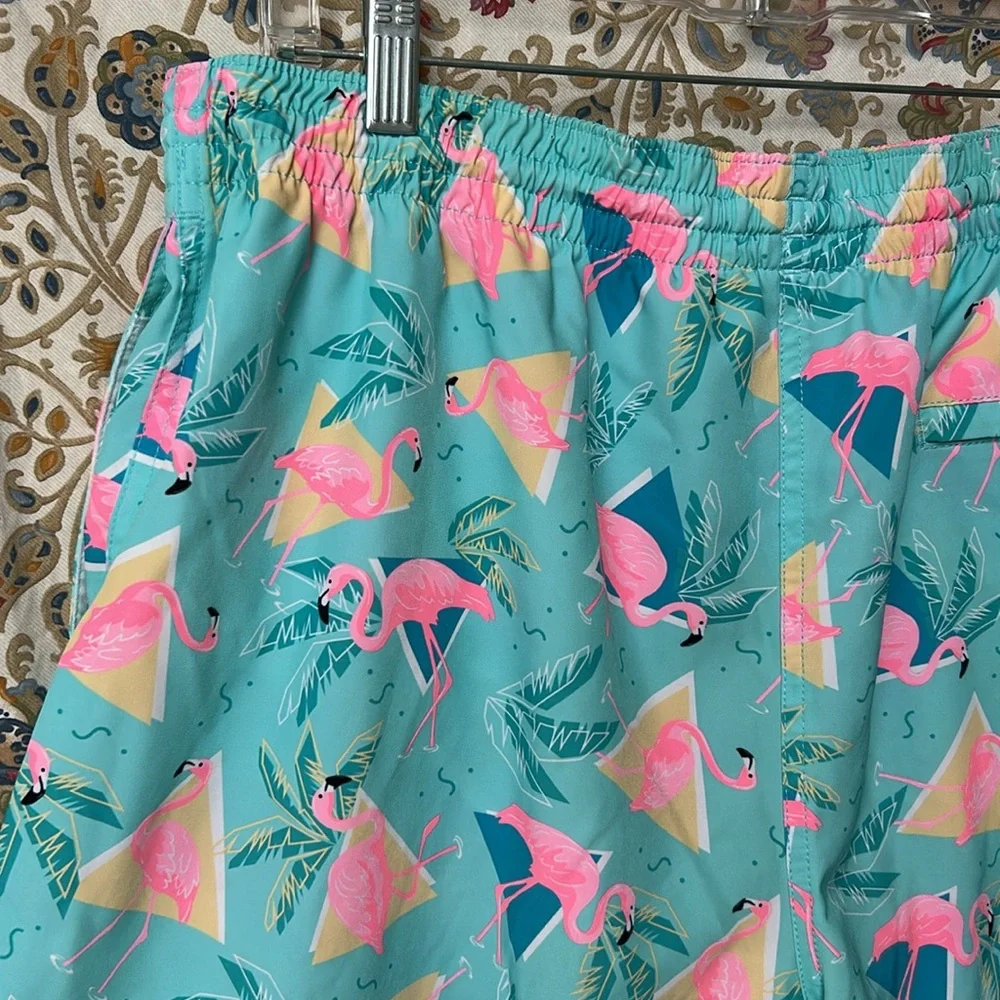 Chubbies Men’s Flamingo Swim Trunks w/Elastic‎ Band Blue/Pink Mesh Liner 2X
